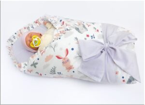 rożek niemowlęcy usztywniony z falbanką jeżyki/szare