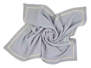 Kocyk Otulacz muślinowy letni z koronką Szary