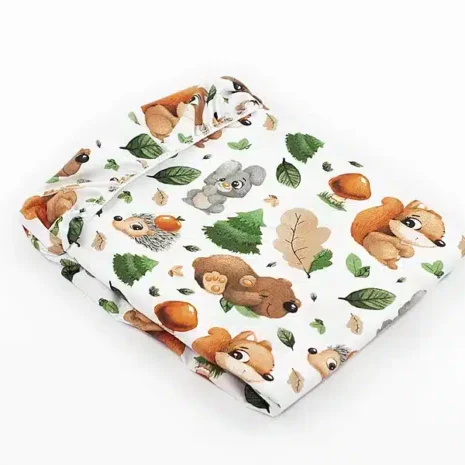 przescieradlo-baweniane-z-gumk-wzor-zwierzaki-2.webp