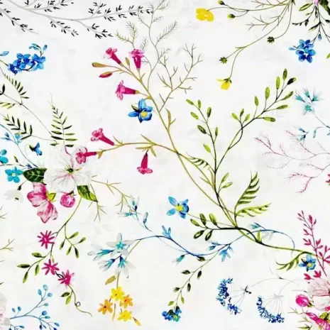 tkanina-bawelniana-kwiaty-kolorowe-z-galazkami-na-bialym-tle.webp