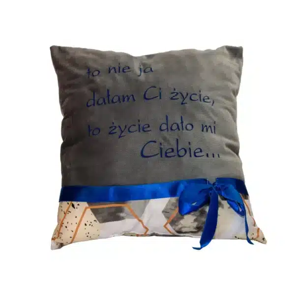 PODUSZKA Z HAFTEM